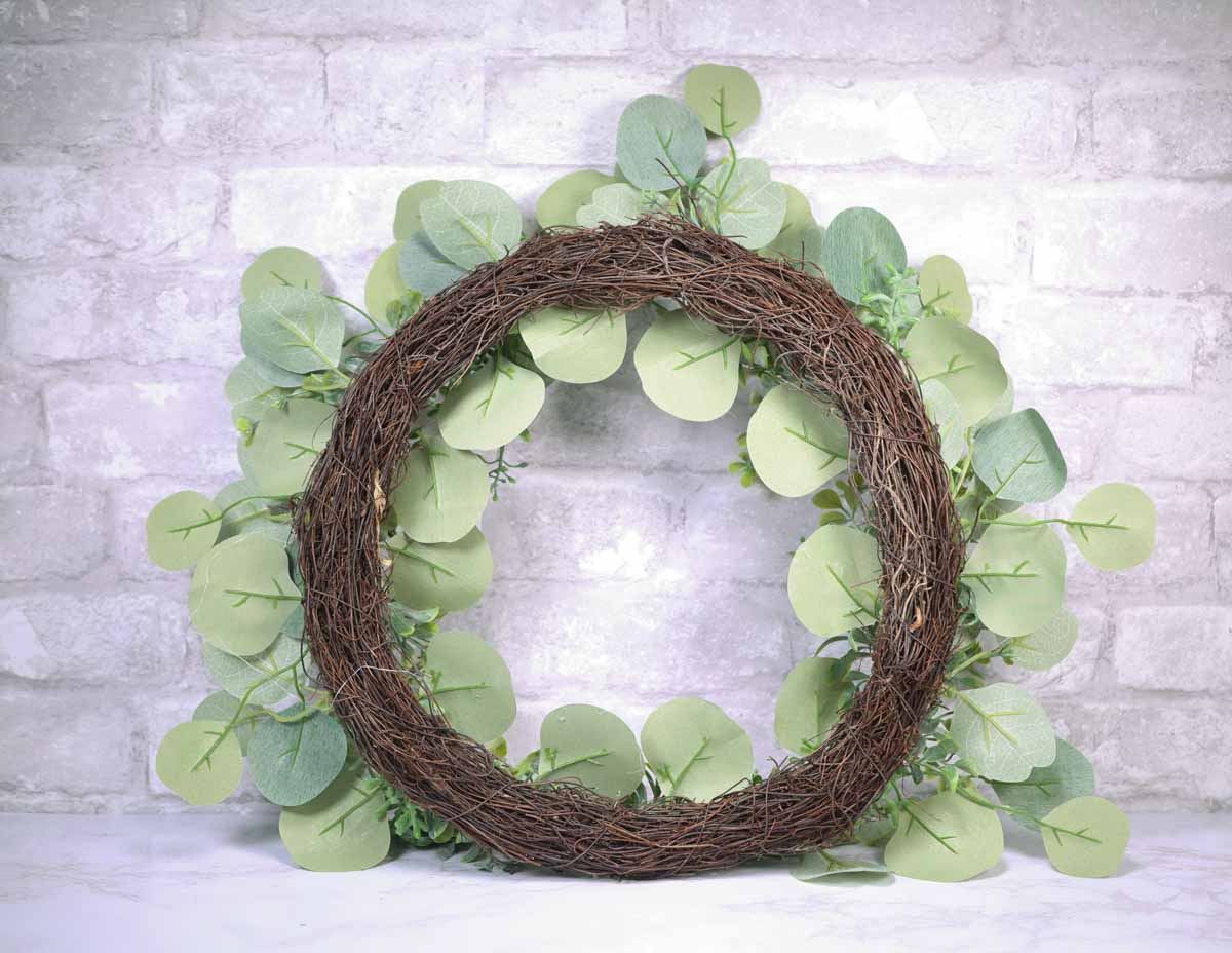 12" Mixed Eucalyptus Wreath - Image 3
