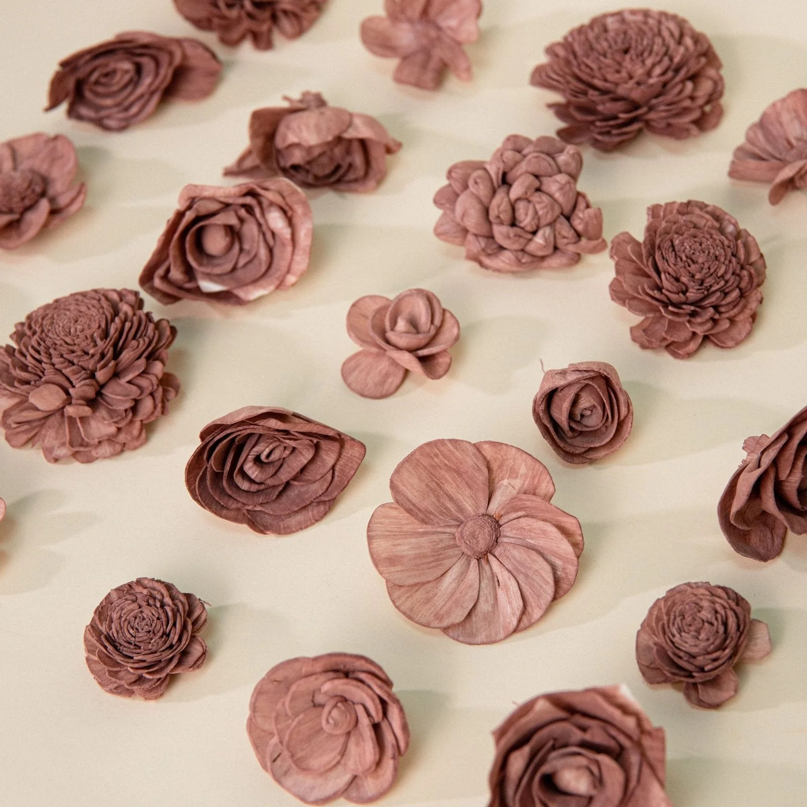 25-Pack of Mauve-Colored Mixed Flowers - Image 2