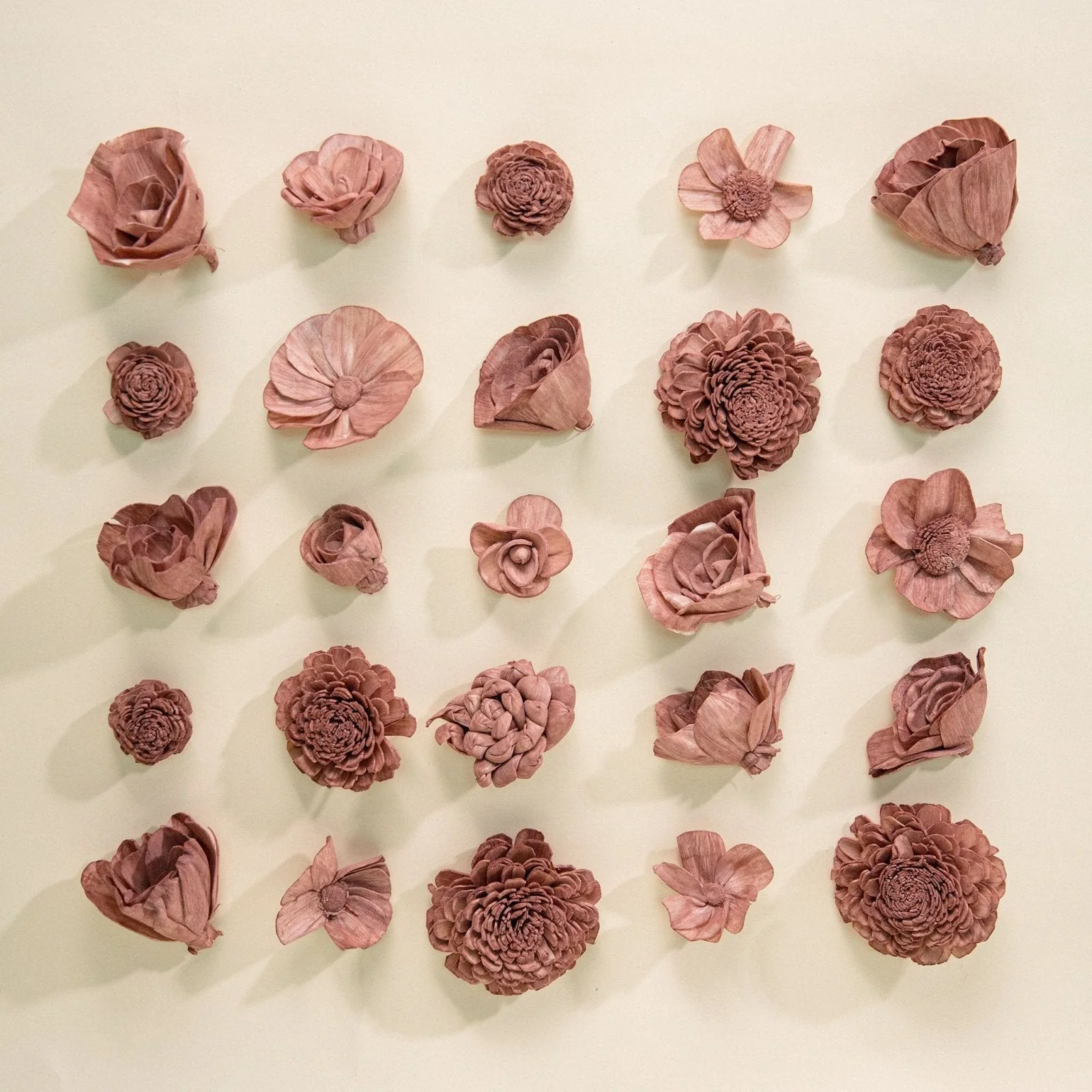 25-Pack of Mauve-Colored Mixed Flowers - Image 3