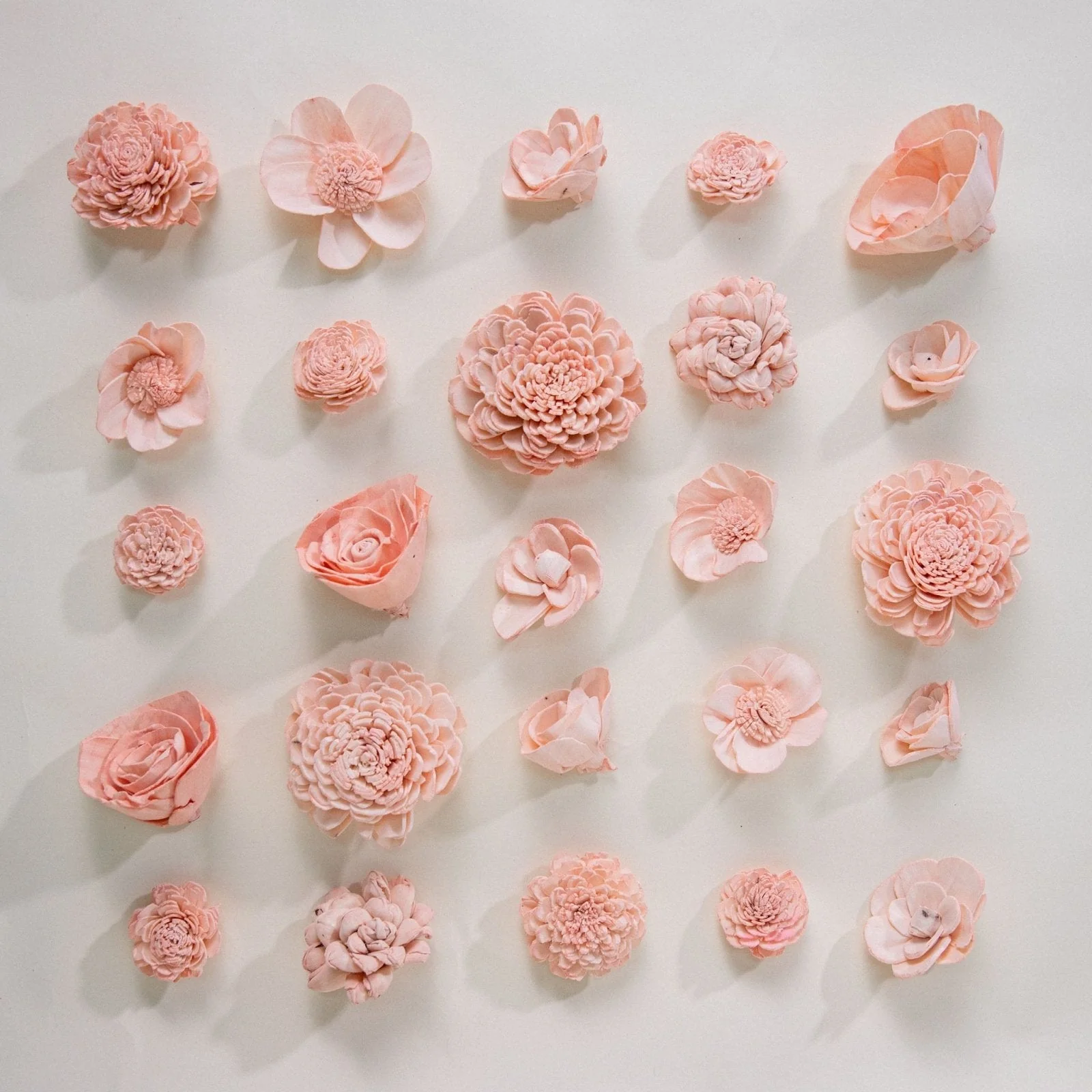 25-Pack of Powder Pink-Colored Mixed Flowers - Image 3