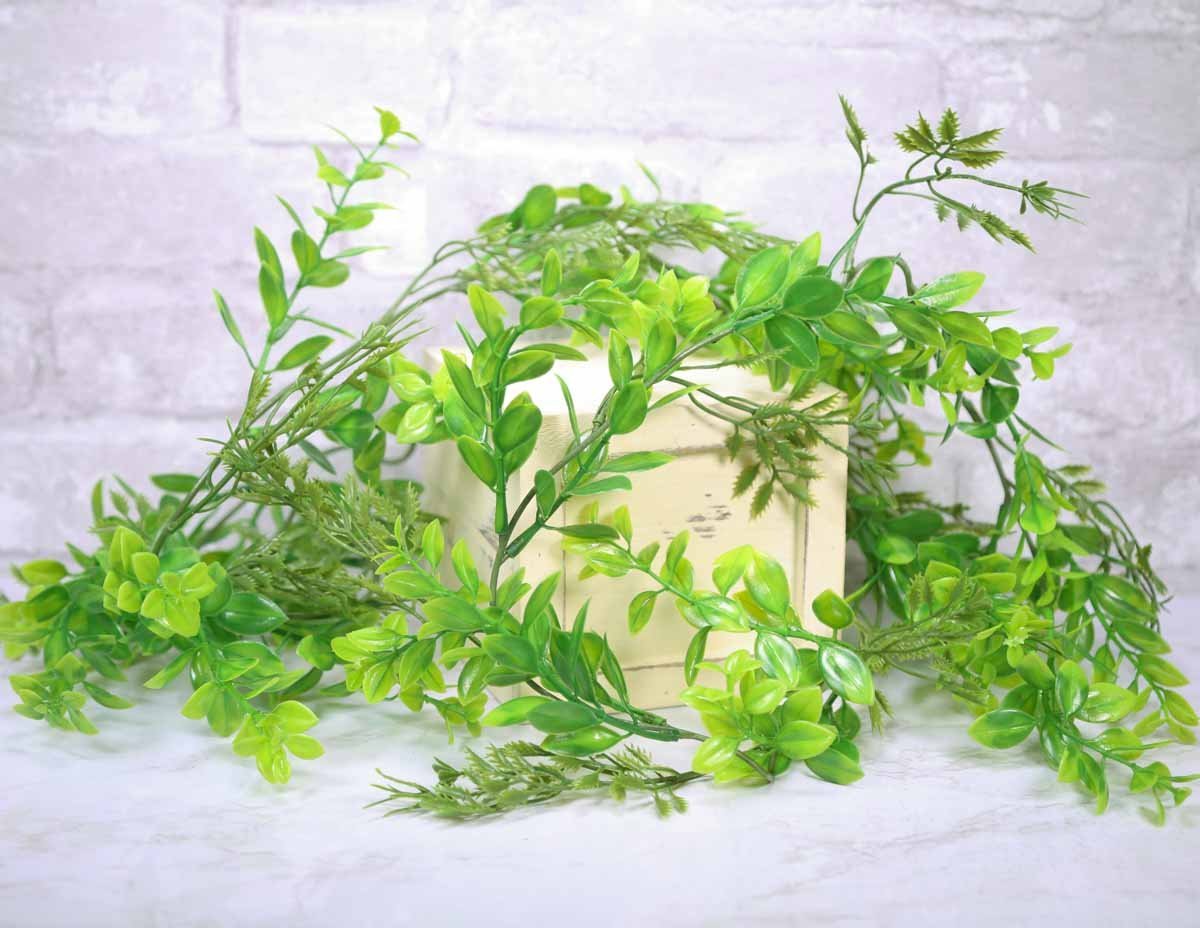 6 Foot Boxwood Garland - Image 3