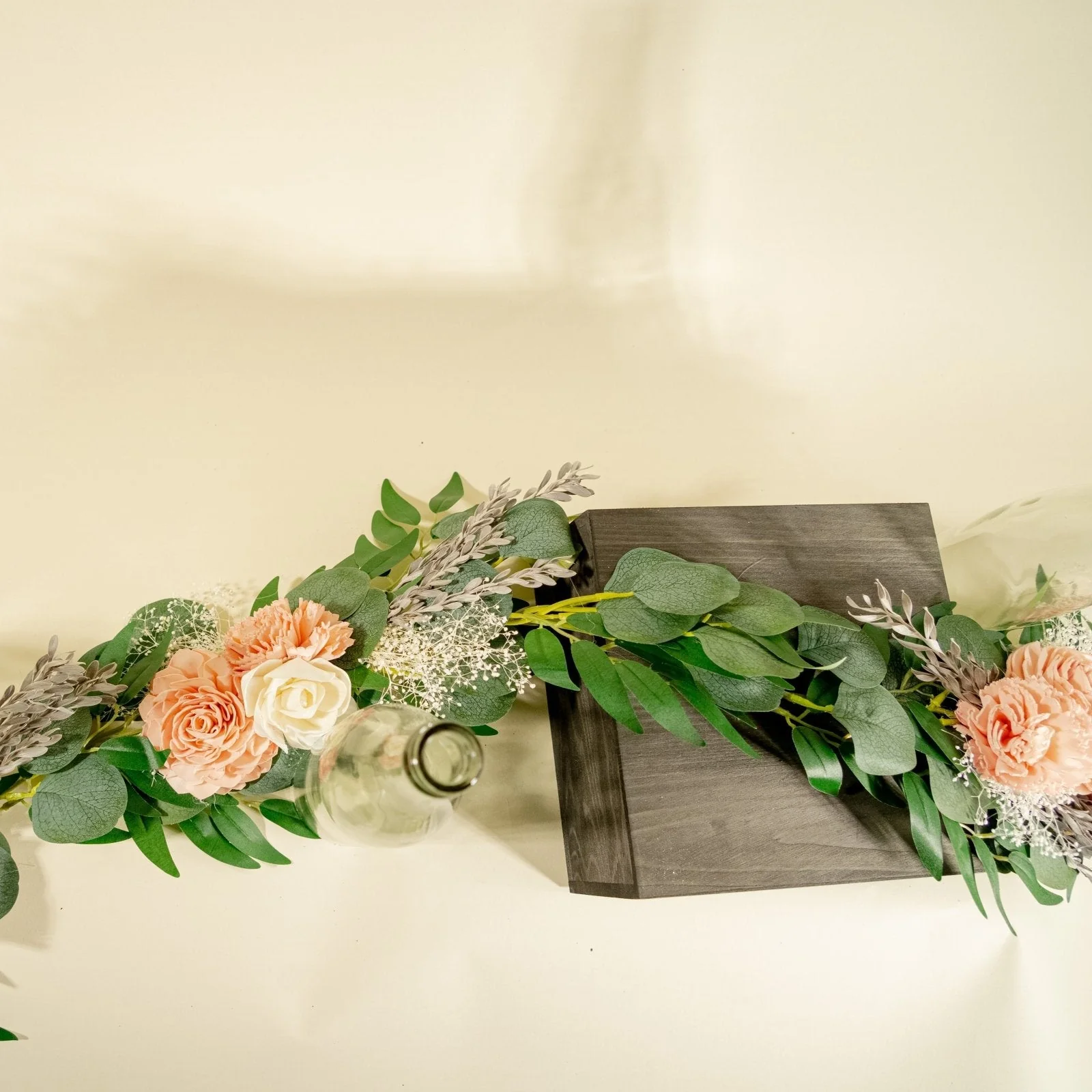 Bashful Beauty Garland - Image 12