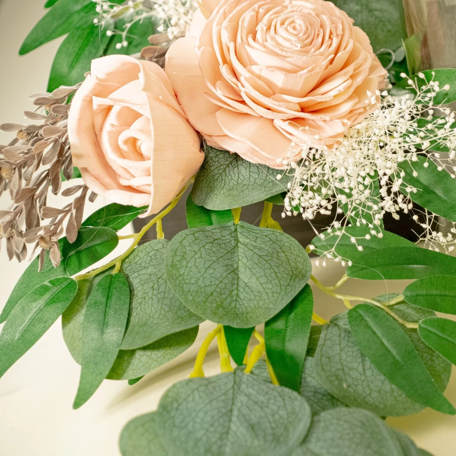 Bashful Beauty Garland - Image 2