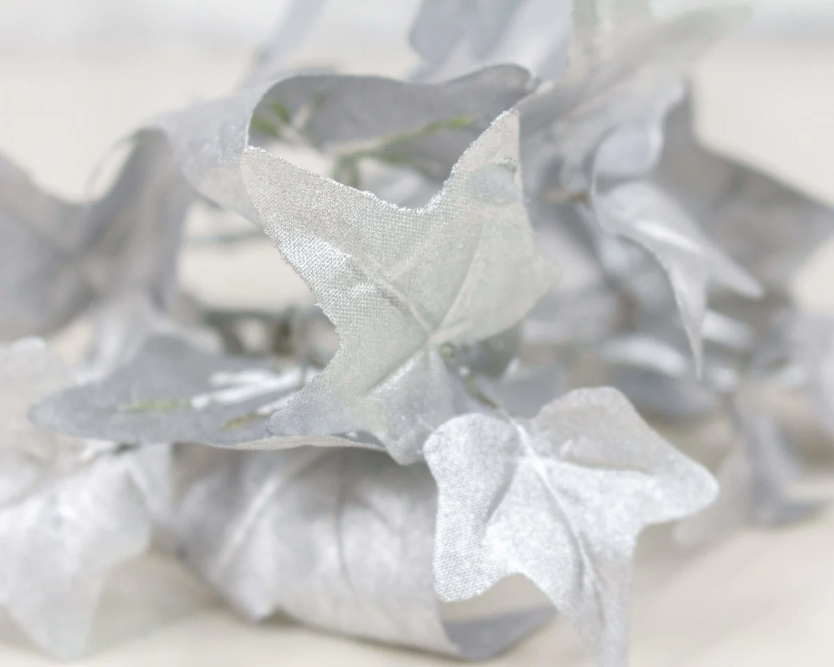 Ivy Leaf Pick - Metallic Silver - Image 2