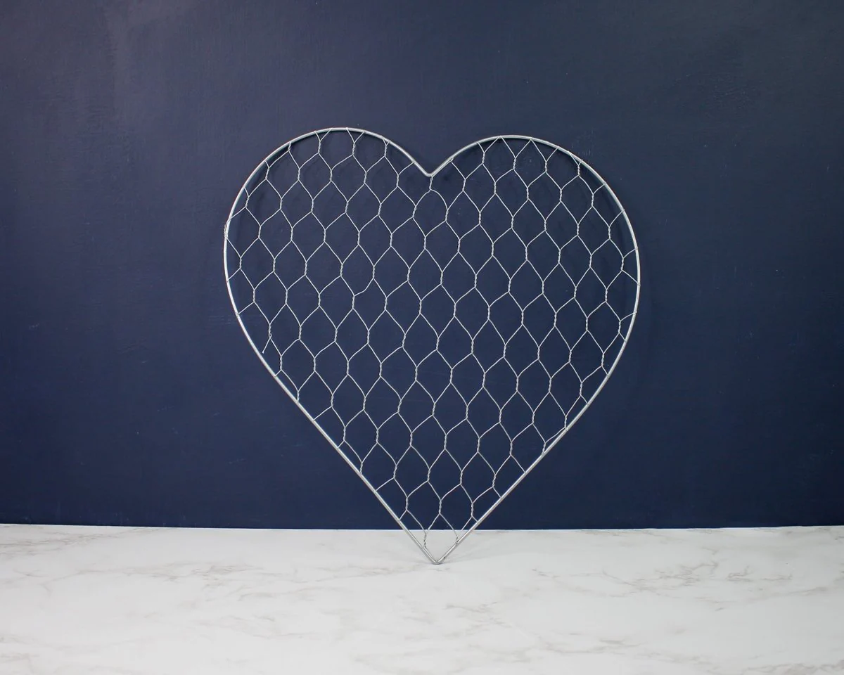 Heart Shaped Chicken Wire Wreath (Multiple Sizes) - Image 2