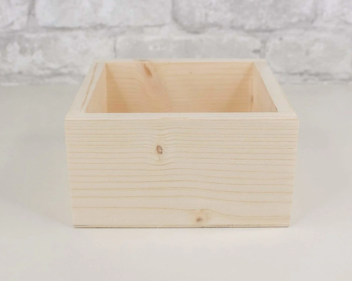 Large Square Centerpiece Box - Image 12