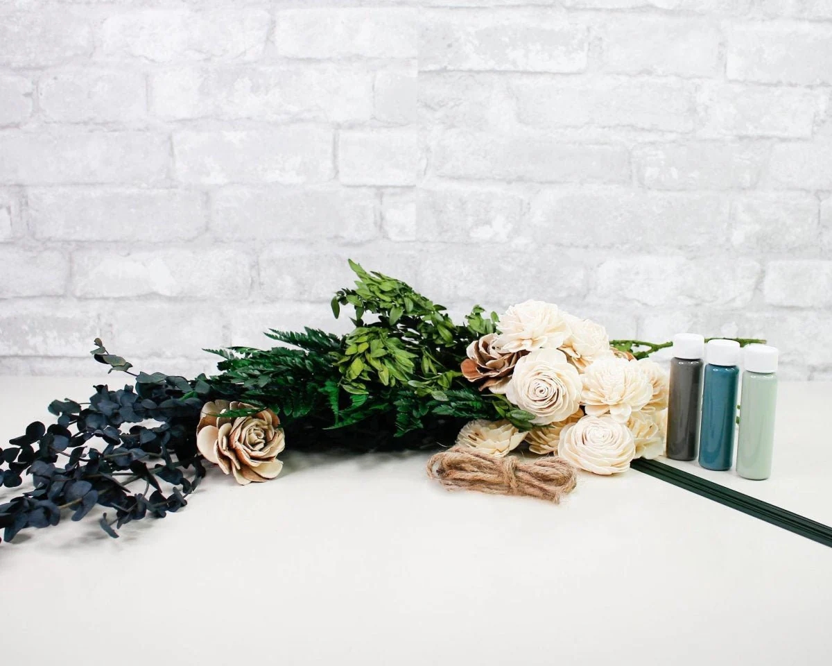 Lincoln Bay Mini Bouquet - Image 11