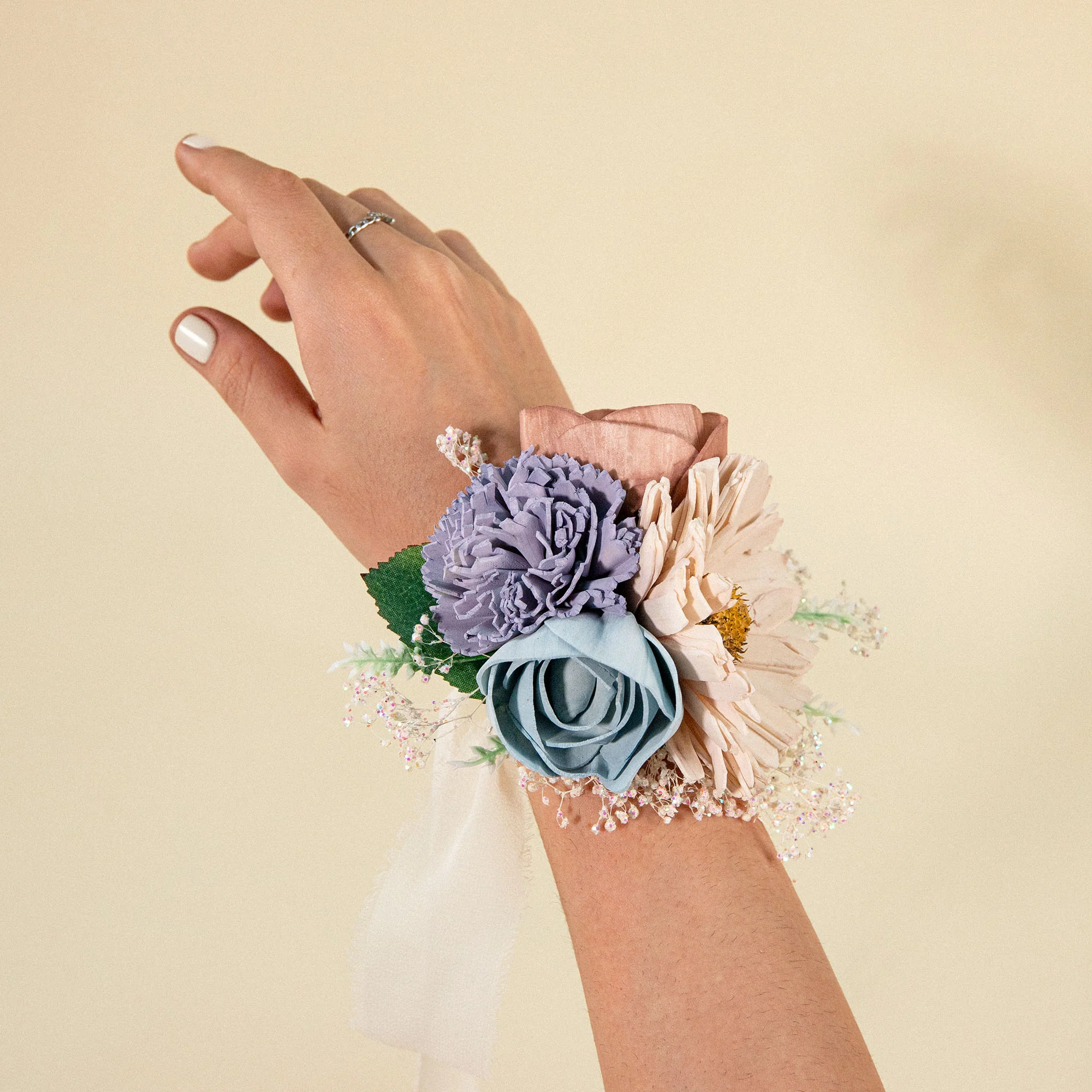 Luxe Daisy Special Corsage* - Image 3