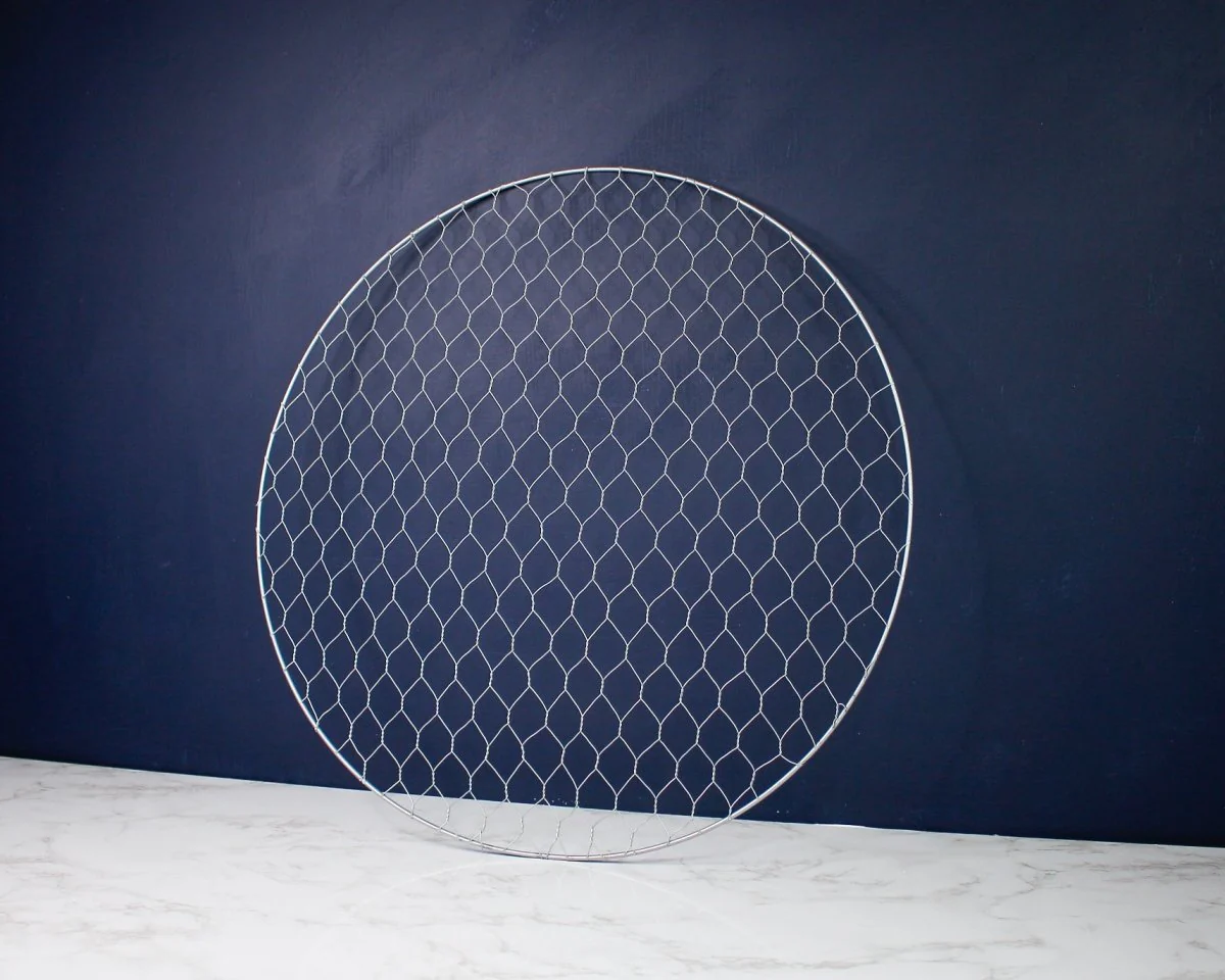 Round Chicken Wire Wreath (Multiple Sizes) - Image 3