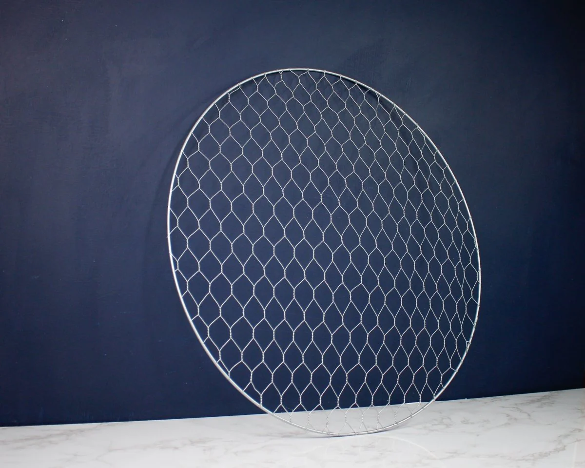 Round Chicken Wire Wreath (Multiple Sizes) - Image 4