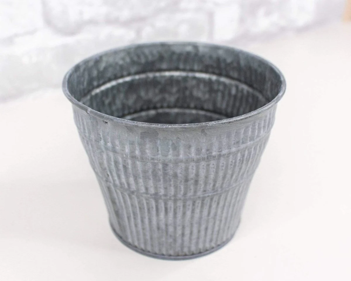Round Metal Ribbed Pot - Image 3