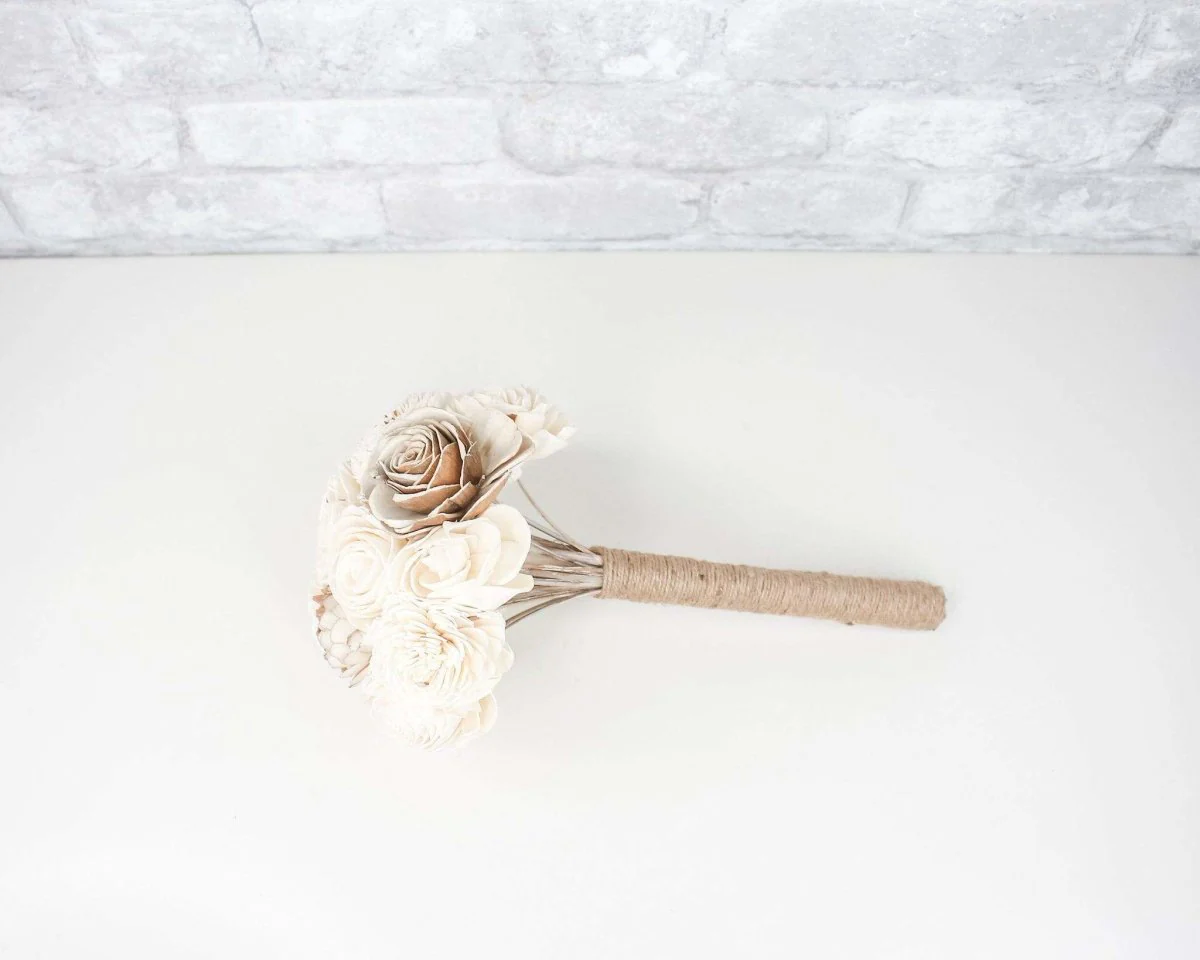 Simple Sola Bouquet - Natural - Image 4