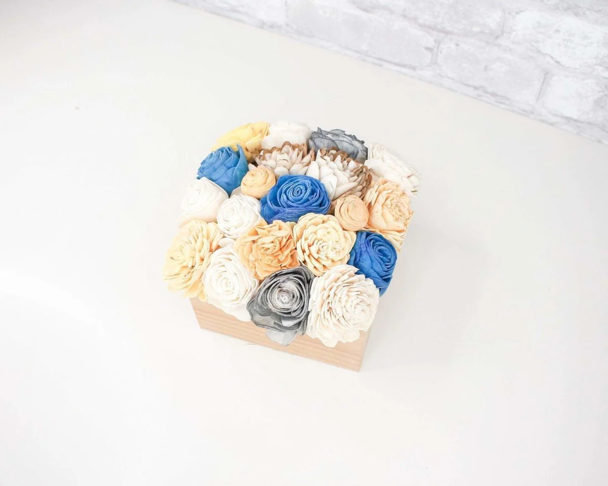 Simple Sola Centerpiece - Gray/Yellow/Blue - Image 2