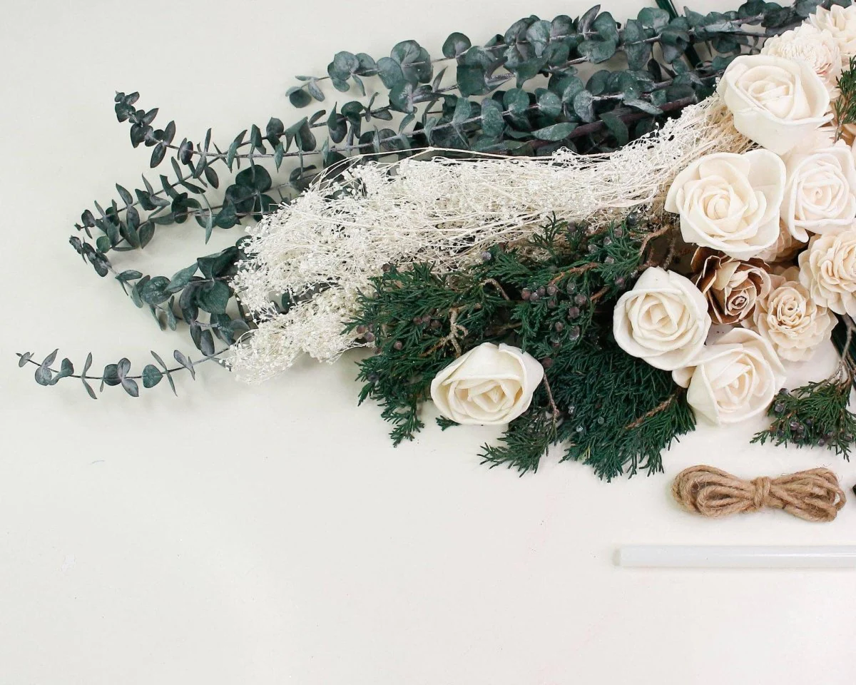 Snowberry Bouquet - Image 12