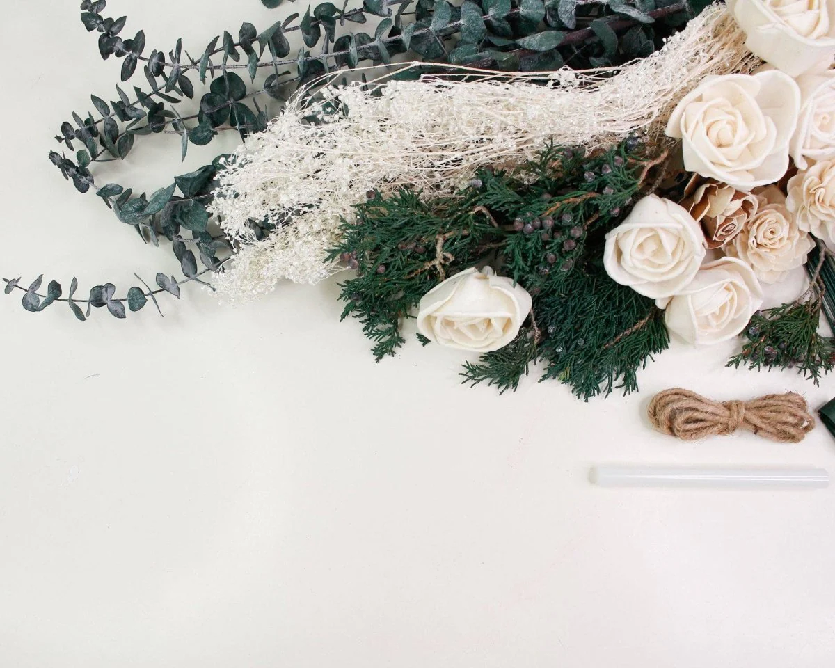 Snowberry Bouquet - Image 17