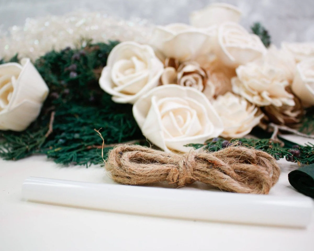 Snowberry Bouquet - Image 18