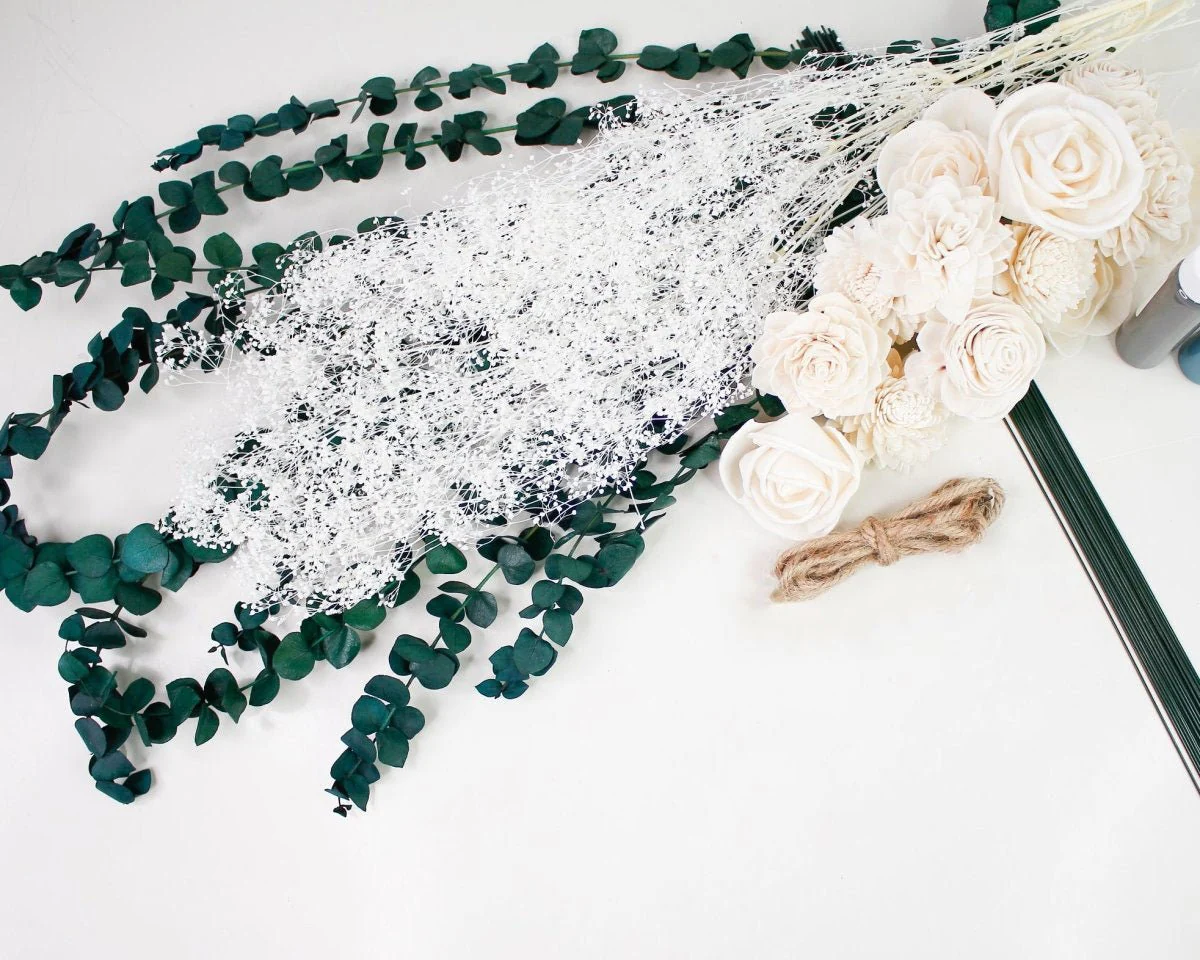 Tie The Knot Mini Bouquet - Image 9
